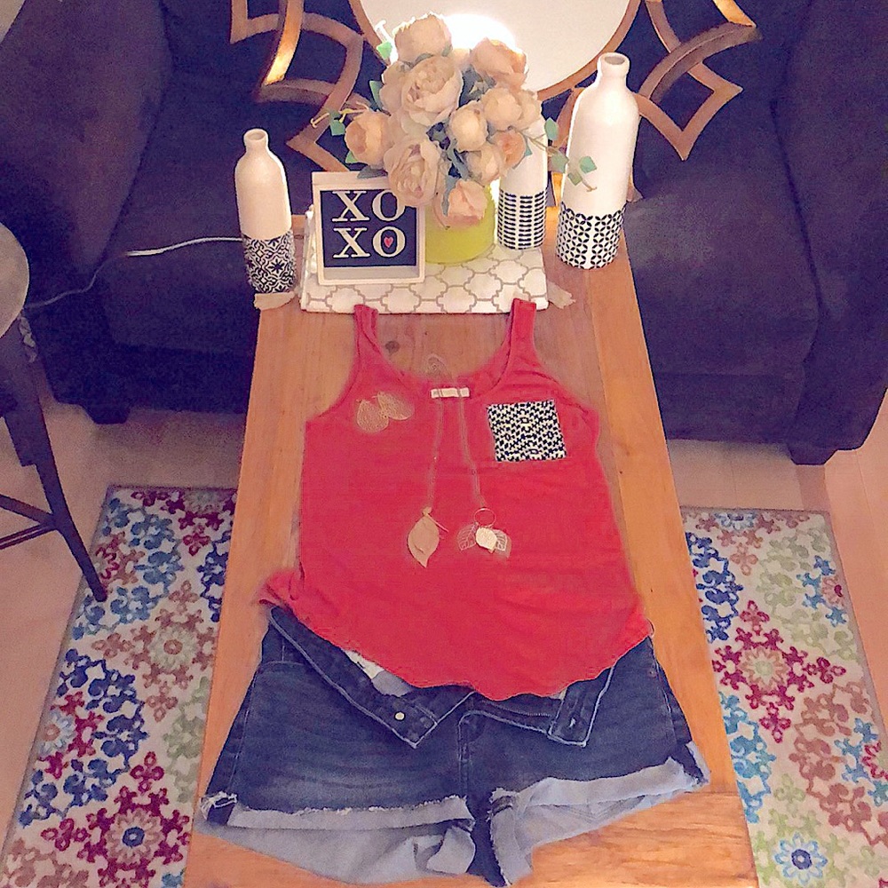 Earthy toned orange tank with black & white pocket